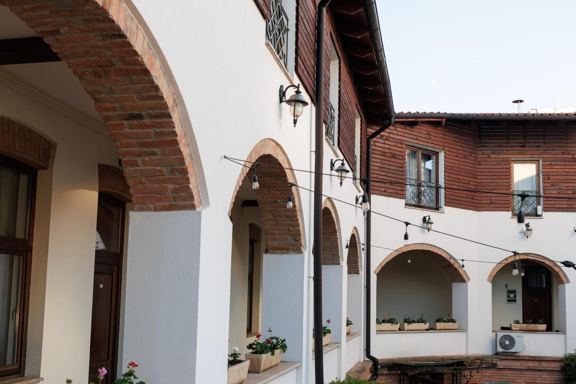 La Maison De Caroline Alba Iulia Bagian luar foto