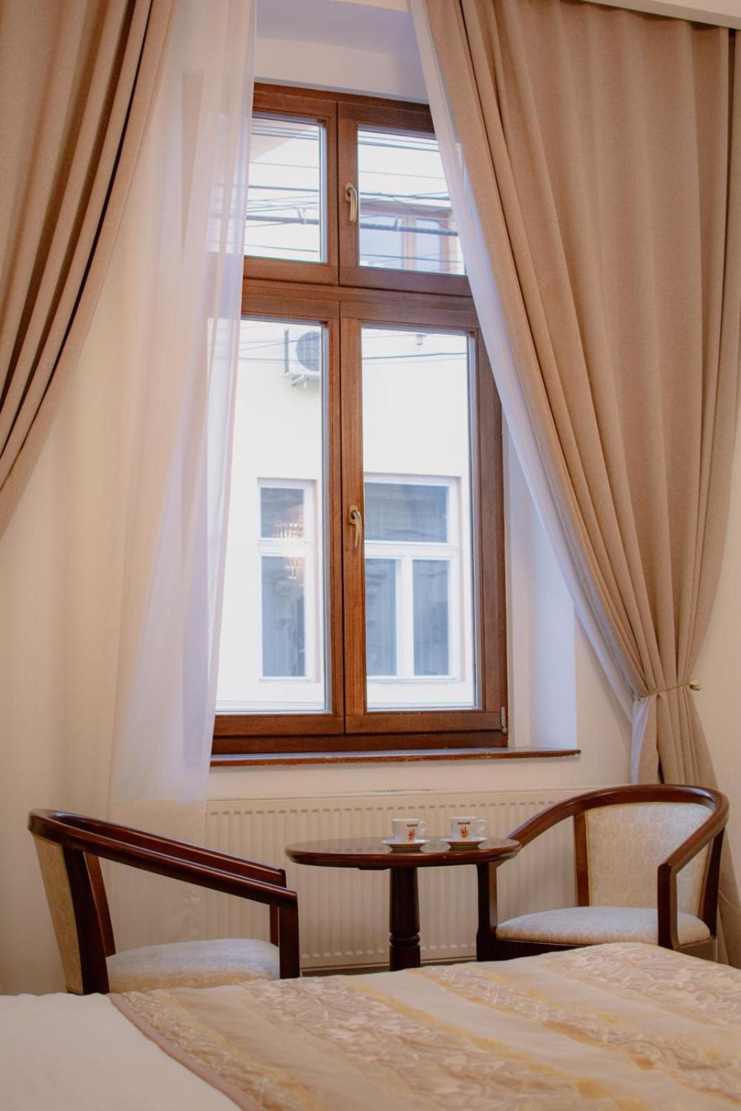 La Maison De Caroline Alba Iulia Bagian luar foto
